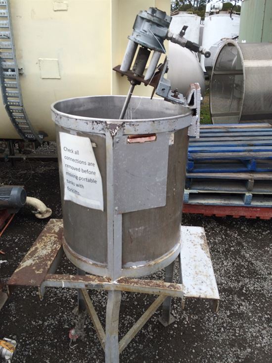 Picture of 200Lt S/S tank with mixer