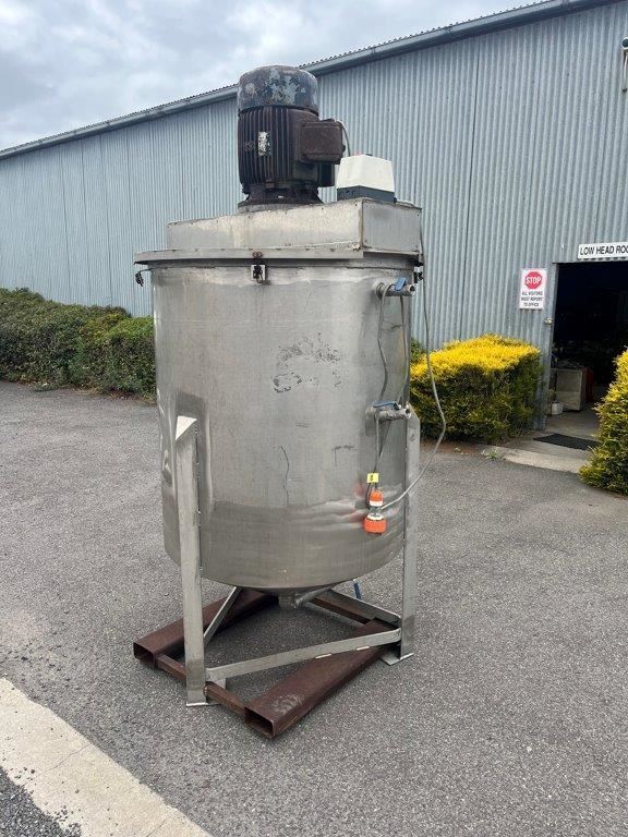 Stainless Steel Mixing Tank with Agitator - FA Maker